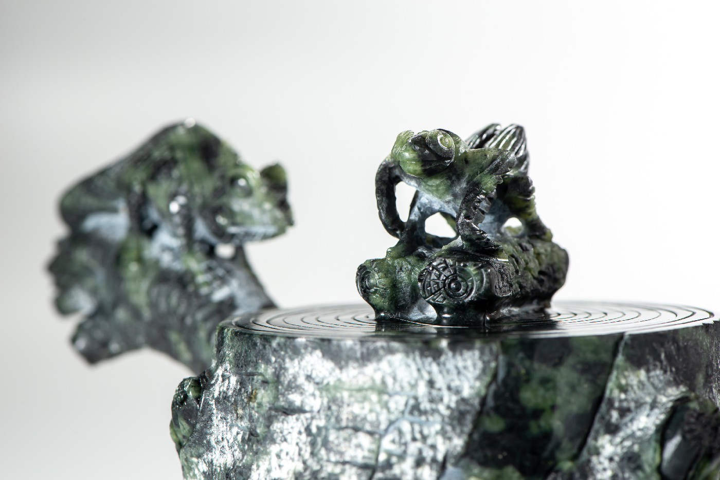 Chameleon Versus Mantis Taiwan Black Jade Carved Teapot 