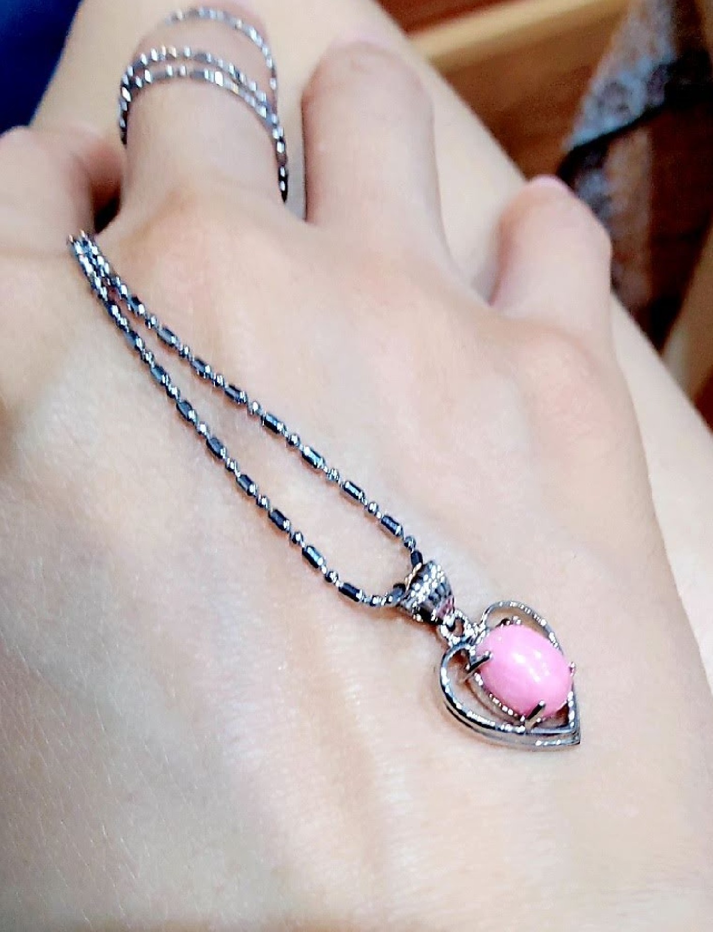 Exquisite Taiwan Rose Stone Pendant Necklace